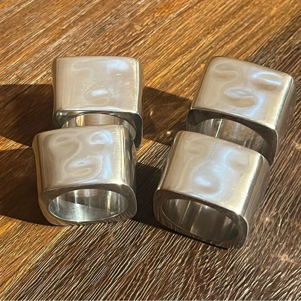 Set of 4 Modern Hammered Heavy Square Silver / Aluminum Napkin Rings Holders